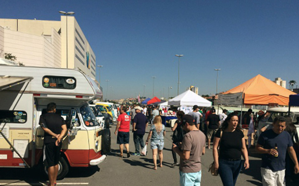 Neste domingo (03), o São Bernardo Plaza traz a segunda edição do Encontro de Kombis 1 kombi