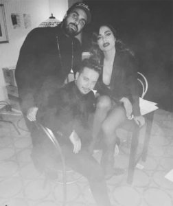 Anitta e J Balvin gravam clipe com diretor Bruno Ilogti, da O2 Filmes, em Nova York 1 Diretor da O2 Filmes com Anitta e o cantor colombiano J Balvin nos bastidores do clipe “Downtown”