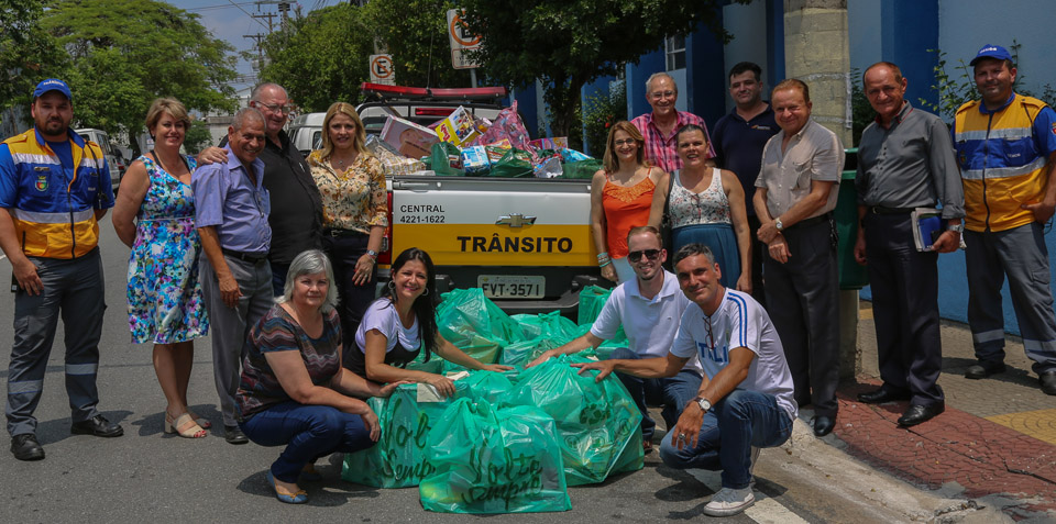Fundo Social recebe doação de 1.200 brinquedos da Secretaria de Mobilidade Urbana para um Natal Solidário 1 Fundo Social recebe doação