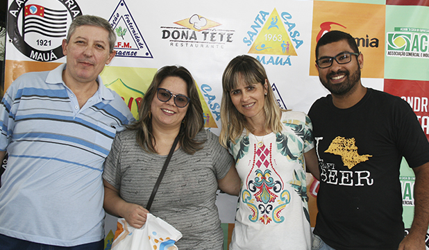Harry Walendy, Fabiana Franceli, Sandra Walendy e Edson Felipe - Foto: Divulgação/MP & Rossi
