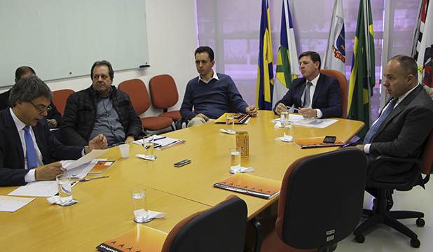 Consórcio pede compromisso dos candidatos a governador para início das obras da Linha 18 1 Consórcio pede compromisso dos candidatos a governador para início das obras da Linha 18