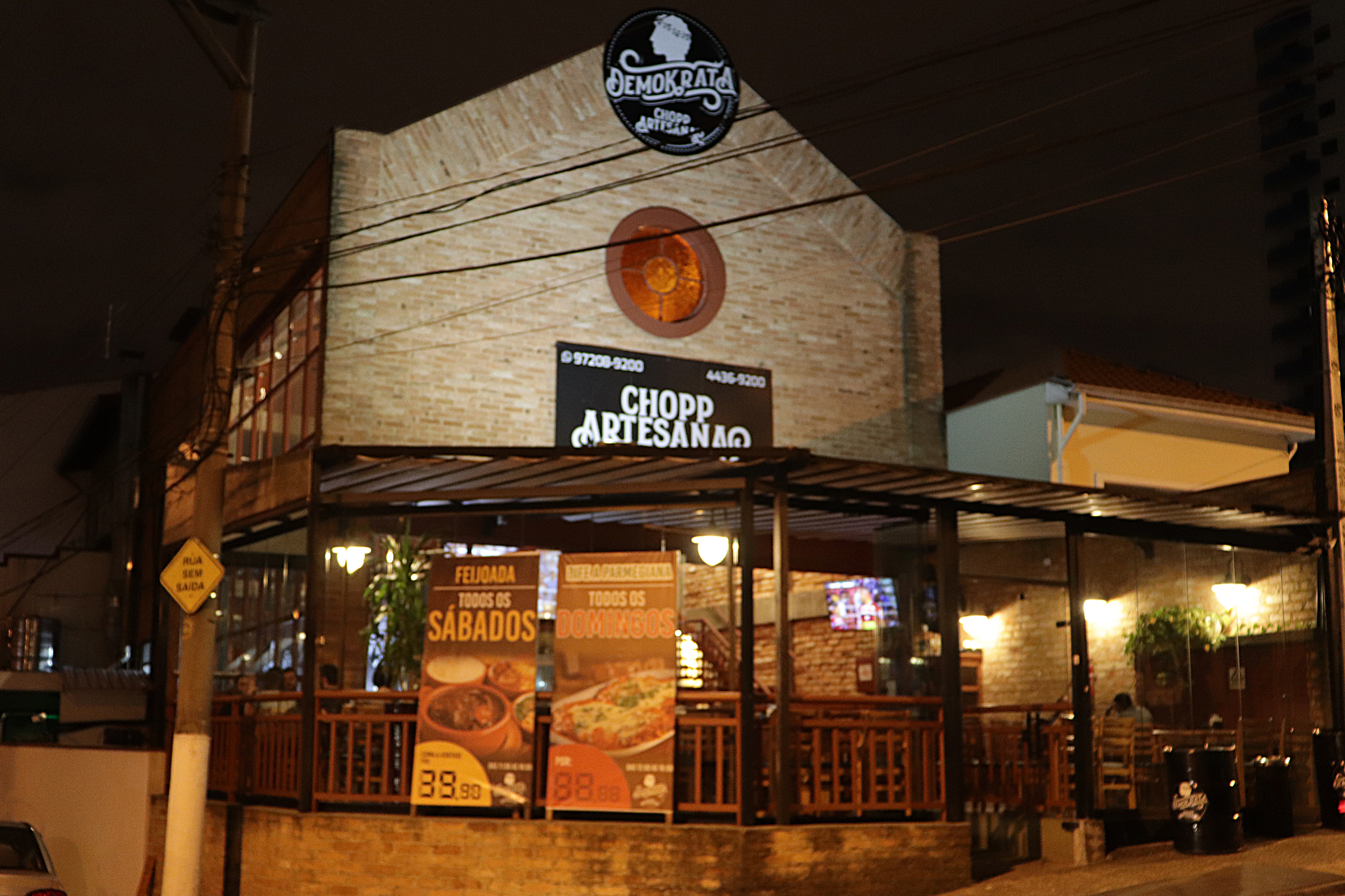 Cervejaria e brew pub, Demokrata, comemora um ano de muito sucesso em Santo André 3 001
