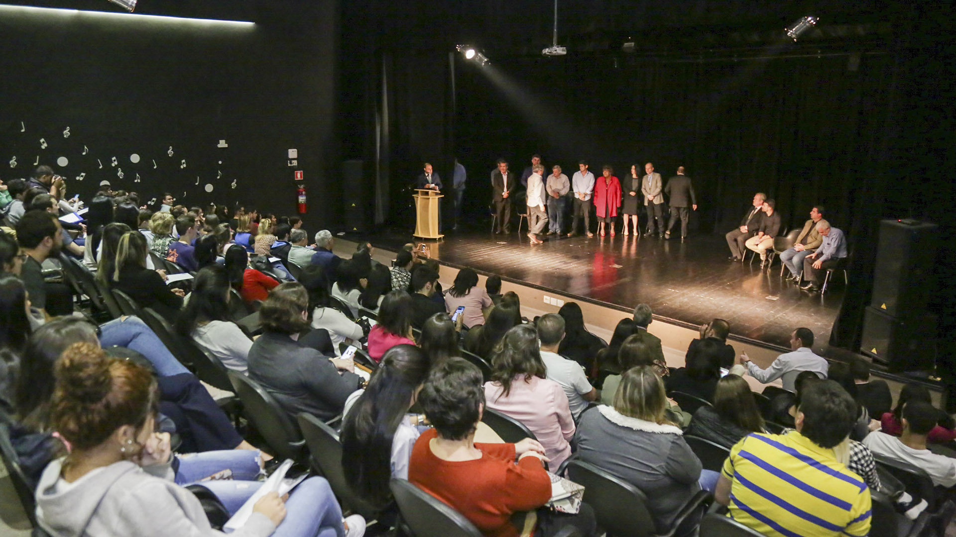 Em programa único no país, Prefeitura de São Caetano entrega bolsas de estudo para universitários 1 Em programa único no país Prefeitura de São Caetano entrega bolsas de estudo para universitários