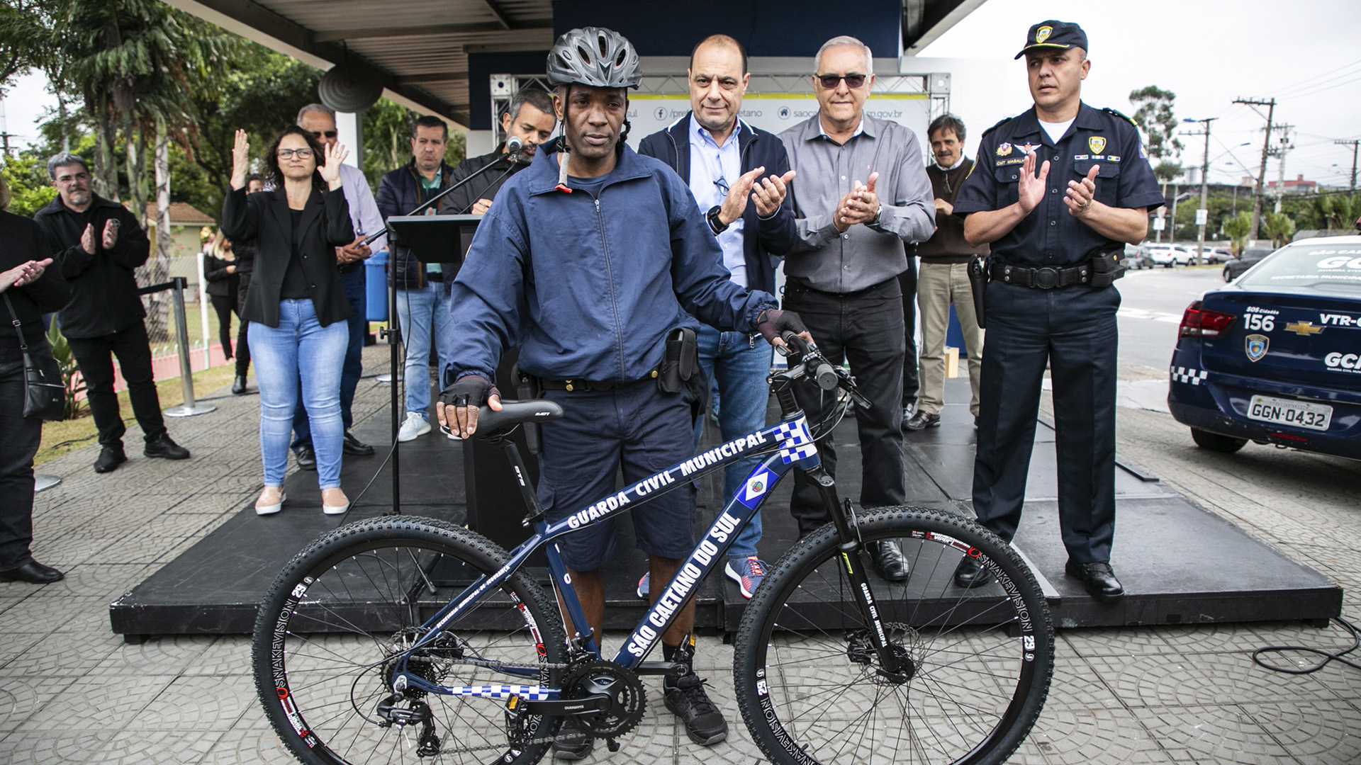 Auricchio revitaliza Praça Itália, no Bairro da Fundação, e entrega 16 bicicletas para Pelotão de Ciclopatrulha da GCM 1 Auricchio revitaliza Praça Itália no Bairro da Fundação e entrega 16 bicicletas para Pelotão de Ciclopatrulha da GCM