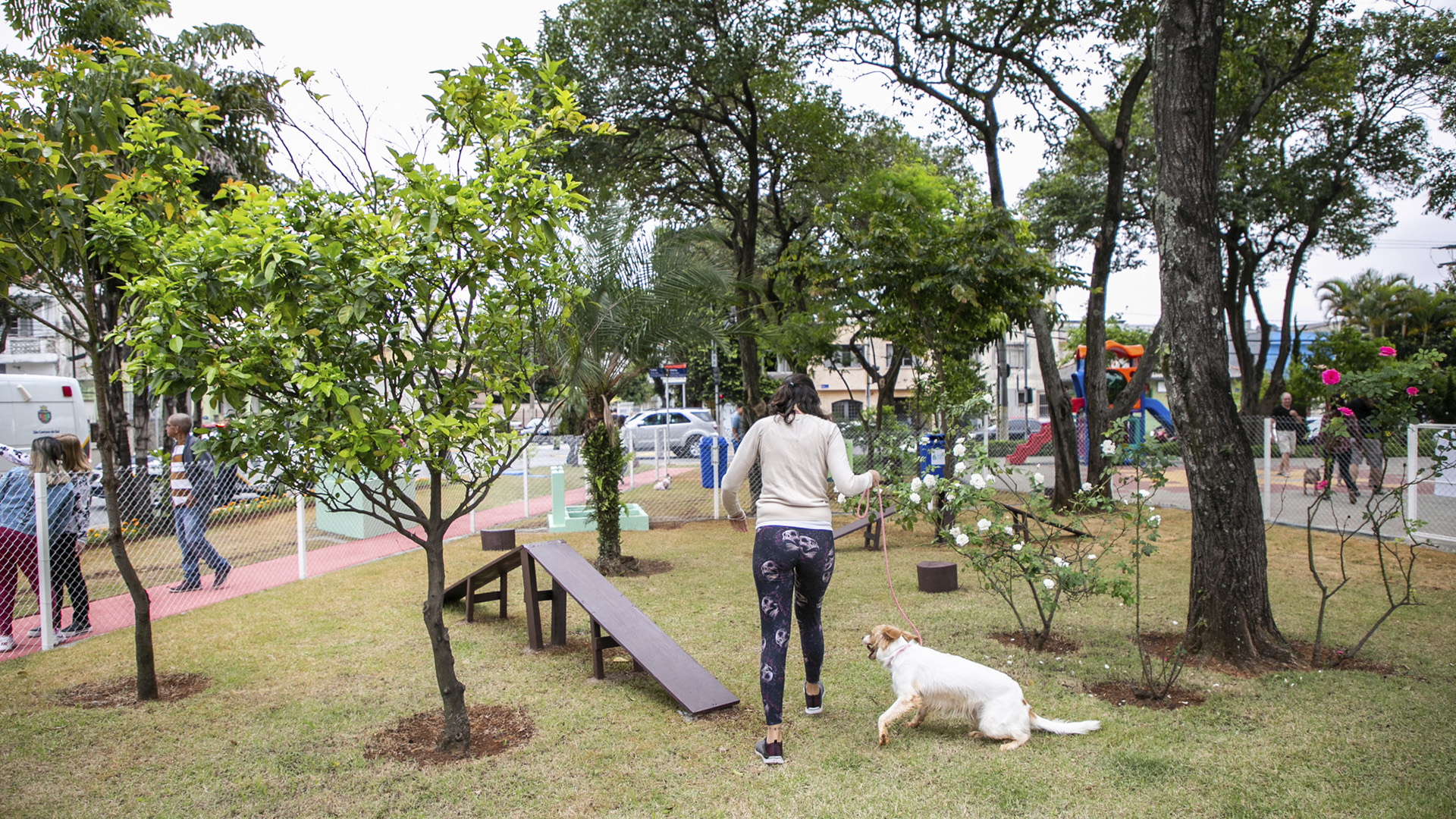 Auricchio revitaliza Praça Itália, no Bairro da Fundação, e entrega 16 bicicletas para Pelotão de Ciclopatrulha da GCM 2 Auricchio revitaliza Praça Itália no Bairro da Fundação e entrega 16 bicicletas para Pelotão de Ciclopatrulha da GCM2