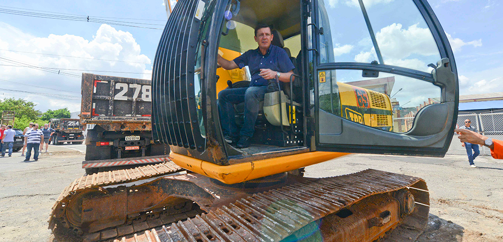 Prefeito Orlando Morando autoriza obra para canalização do Ribeirão dos Couros 1 Prefeito Orlando Morando autoriza obra para canalização do Ribeirão dos Couros