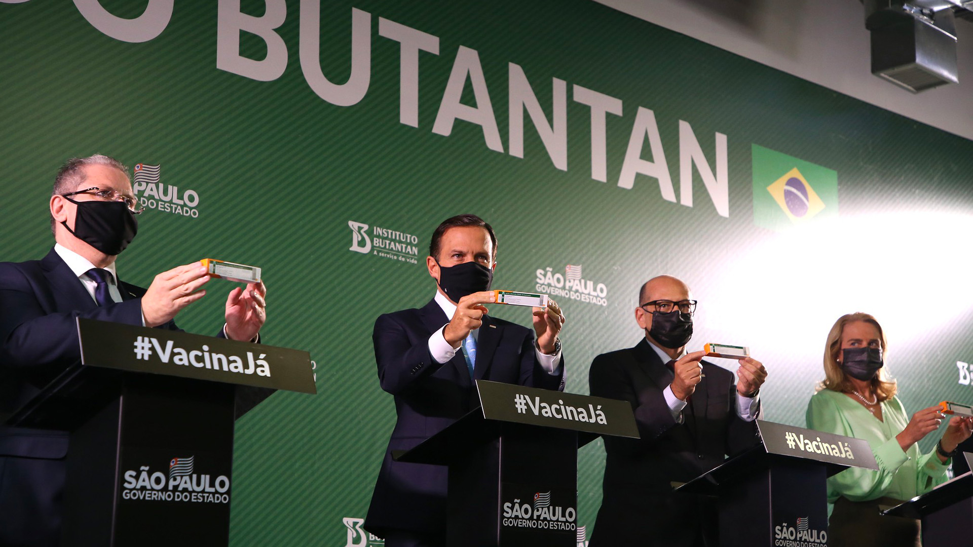 Vacina do Butantan atinge 100% de eficácia contra casos moderados e graves 1 Vacina do Butantan atinge 100 de eficácia contra casos moderados e graves