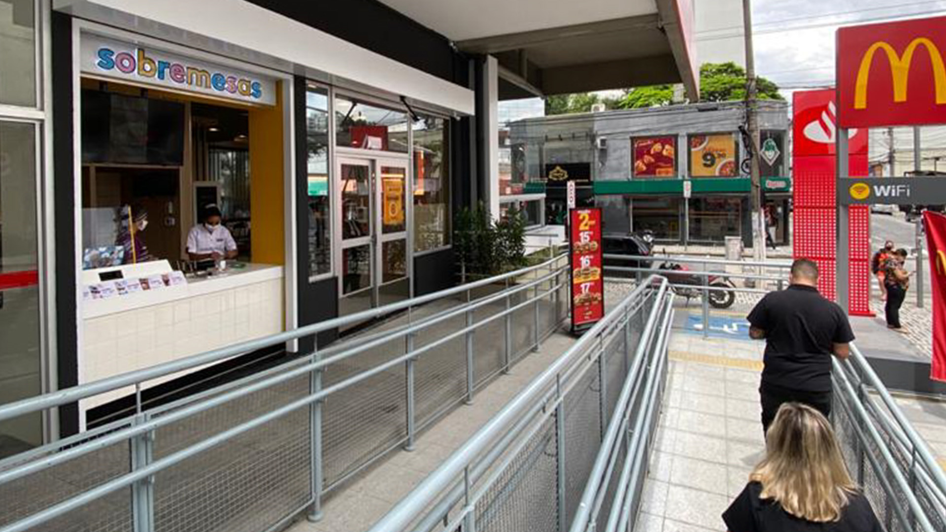 Rede de fast-food inaugura 12ª unidade em Santo André e gera emprego e renda 1 Rede de fast food inaugura 12a unidade em Santo Andre e gera emprego e renda