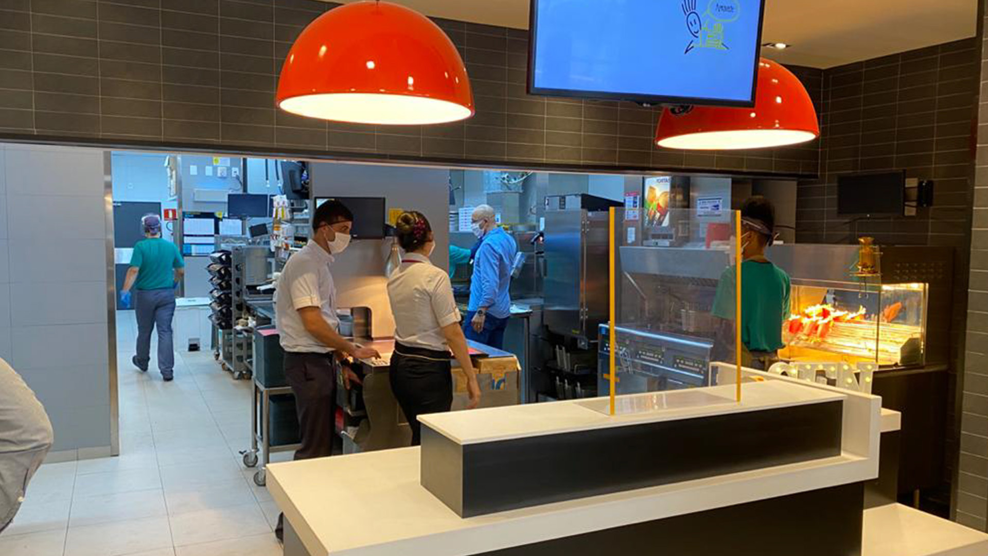 Rede de fast-food inaugura 12ª unidade em Santo André e gera emprego e renda 3 Rede de fast food inaugura 12a unidade em Santo Andre e gera emprego e renda4