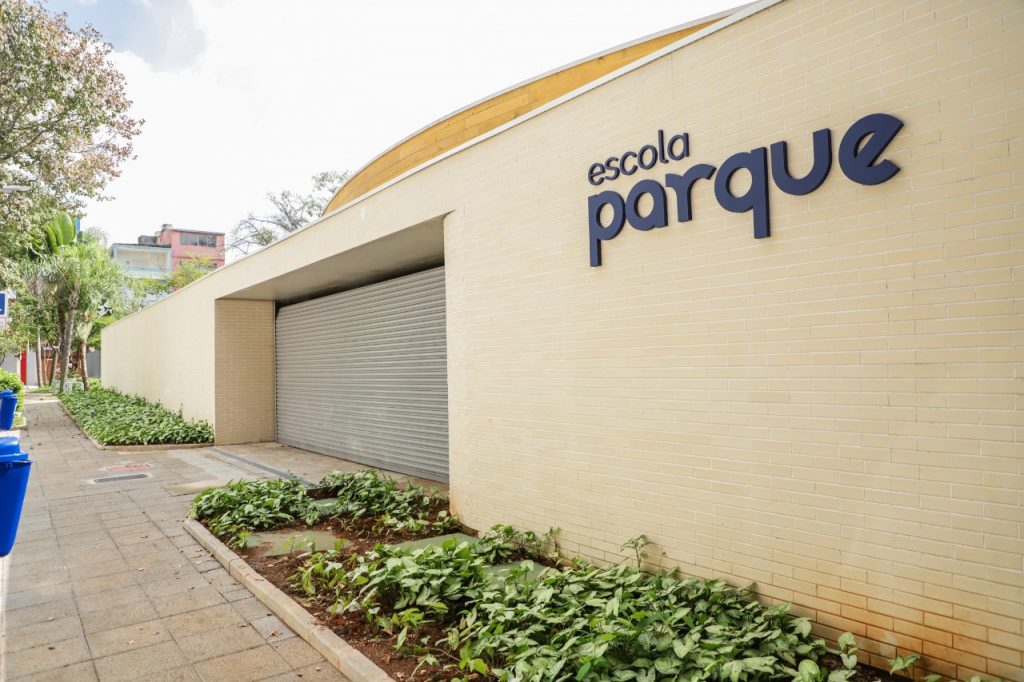 Tite Campanella visita escola-parque na Avenida Goiás, em etapa final de construção 2 IMG 20210517 WA0006