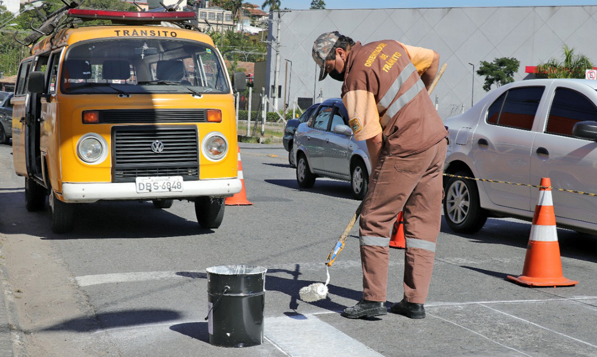 Maio Amarelo promove manutenção de faixas em Ribeirão Pires 1 Maio Amarelo promove manutencao de faixas em Ribeirao Pires