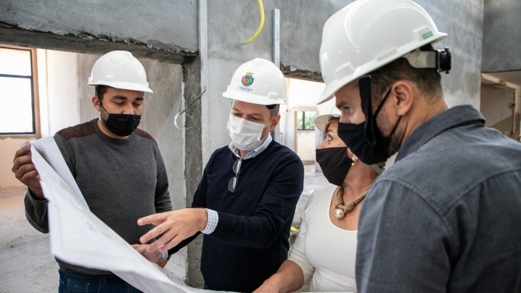 Junto com pais de alunos, Tite Campanella visita obras do Complexo Escolar Eda Mantoanelli 1 Junto com pais de alunos, Tite Campanella visita obras do Complexo Escolar Eda Mantoanelli