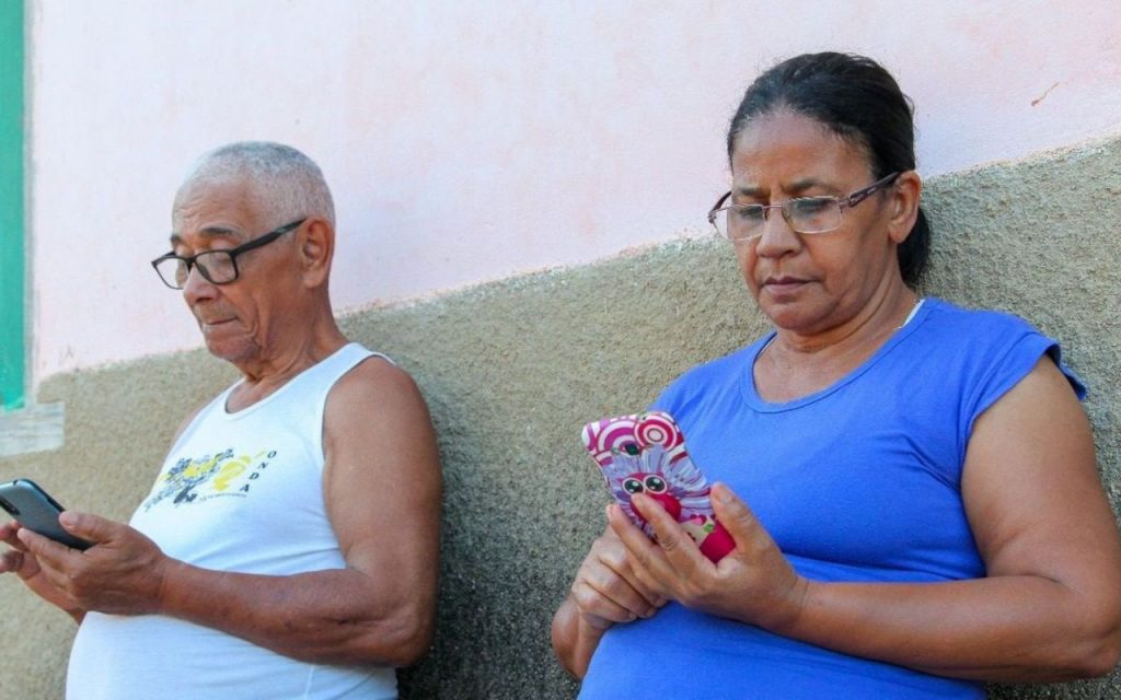 Com pandemia, transações bancárias pelo celular ultrapassam 50% das operações feitas pelos brasileiros 1 Com pandemia, transações bancárias pelo celular