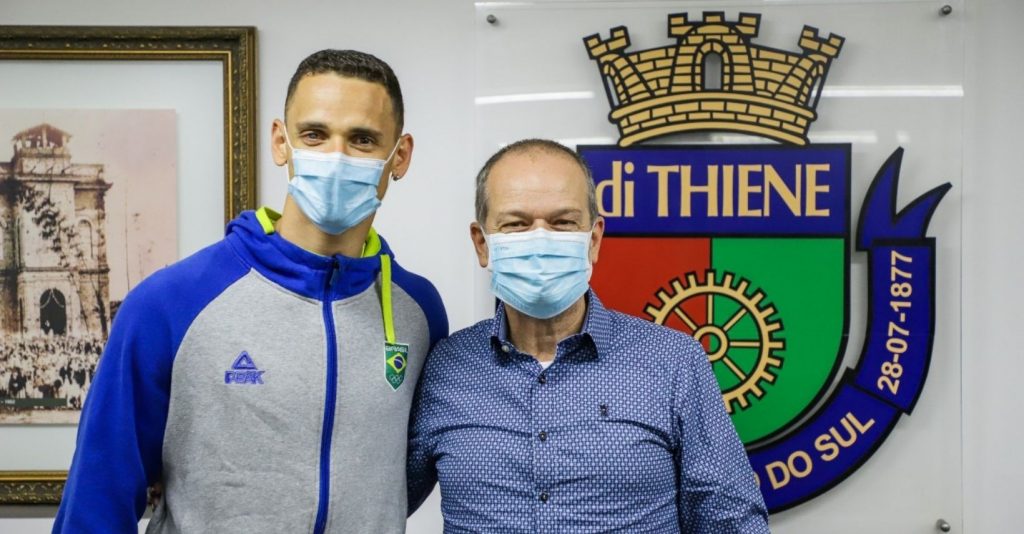 Tite Campanella recebe medalhistas de taekwondo, que disputarão as Olimpíadas de Tóquio 2 Tite Campanella recebe medalhistas de taekwondo, que disputarão as Olimpíadas de Tóquio