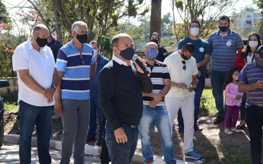 Prefeitura de Rio Grande oficializa entrega obra de pavimentação da Rua Roseira, no Parque América 1 Prefeitura de Rio Grande oficializa entrega obra de pavimentação da Rua Roseira, no Parque América