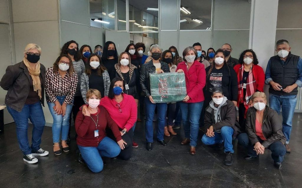 Educação aquece campanha contra o frio e arrecada 200 cobertores 1 Educação aquece campanha contra o frio e arrecada 200 cobertores