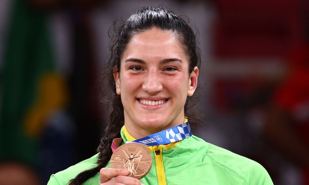 Mayra Aguiar conquista bronze no judô na Olimpíada de Tóquio 1 mayra aguiar medalha sorriso toquio