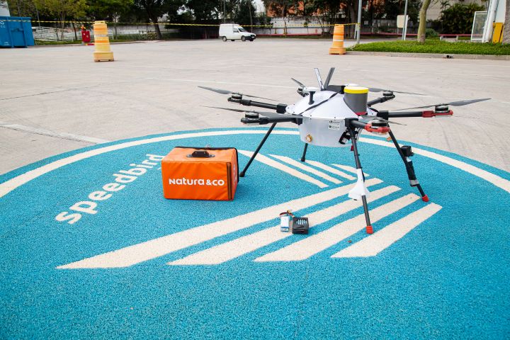Natura e Avon iniciam testes para fazer entregas com o uso de drones 1