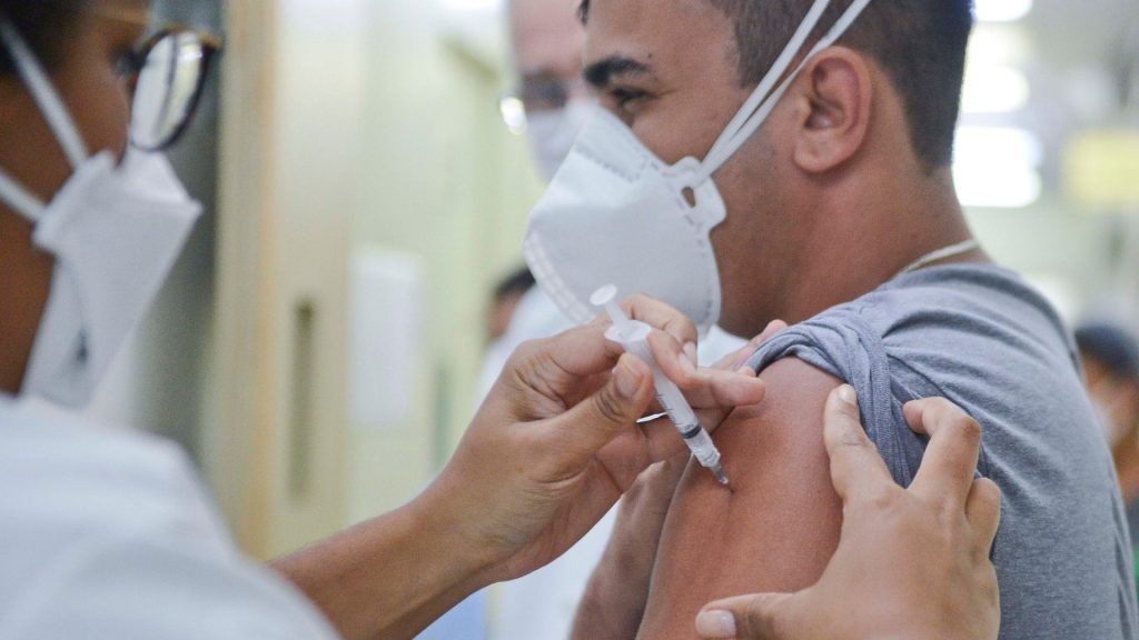 Prefeitura de São Bernardo estende a aplicação noturna de 2ª dose contra Covid-19 para 20 Unidades Básicas de Saúde 1 Prefeitura de São Bernardo estende a aplicação noturna de 2ª dose contra Covid-19 para 20 Unidades Básicas de Saúde