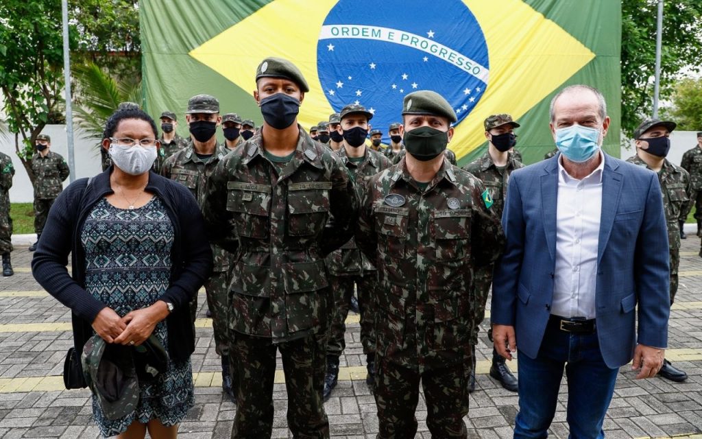 <strong>Tite Campanella participa de formatura de entrega de Boinas Verde-Oliva a 99 atiradores do Tiro de Guerra</strong> 2 Tite Campanella participa de formatura de entrega de Boinas Verde-Oliva a 99 atiradores do Tiro de Guerra