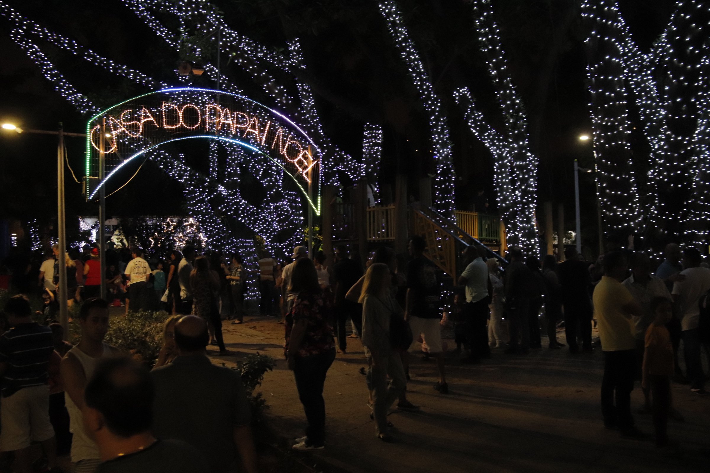 Santo André inicia festividades natalinas com Vila de Natal e Árvore de Luzes - ABC Agora Santo André inicia festividades natalinas com Vila de Natal e Árvore de Luzes - ABC Agora
