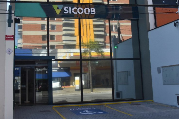 SICOOB GRANDE ABC completa 14 anos 1 dsc 0133281295652921295082408953.