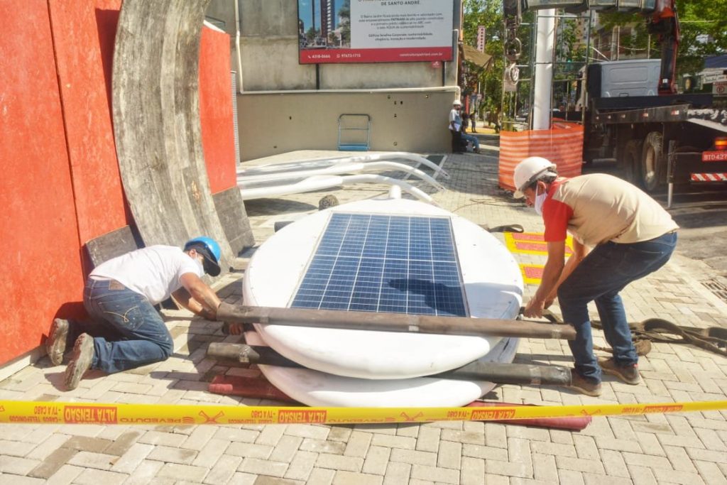 Santo André terá primeira Árvore Solar conectada do ABC 4 C3A1rvoresolar28instalaC3A7C3A3o29 30 03 21 foto angelobaima psa281329282296781742988543086483.