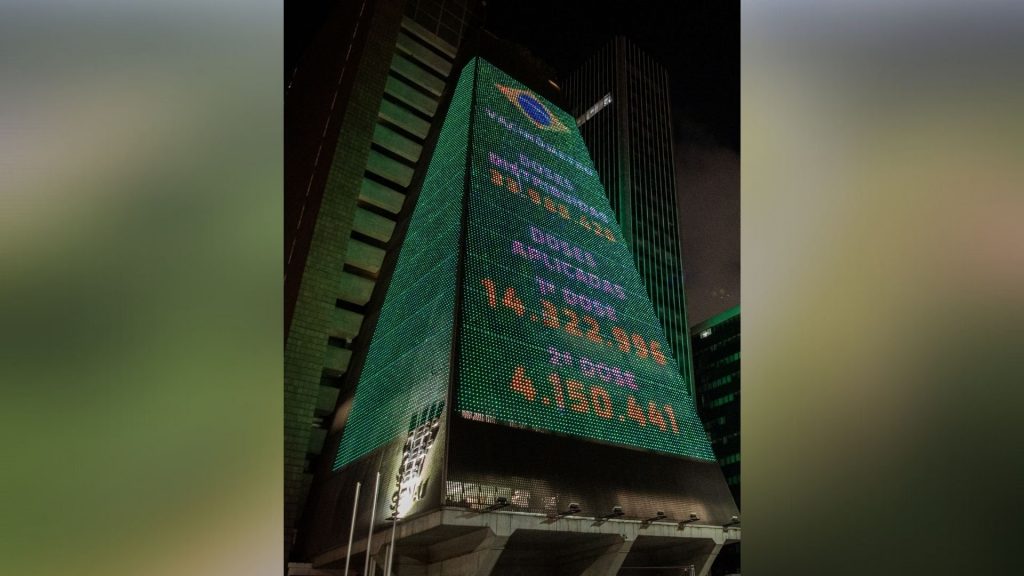 Fachada do prédio da Fiesp vira Vacinômetro 1 0001 19149368569 20210401 011910 00005171087526733365108