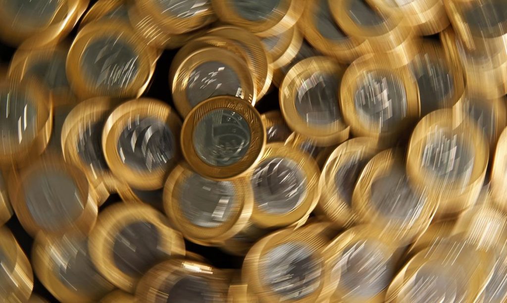 Governo propõe salário mínimo de R$ 1.147 em 2022, sem aumento real 1 2020 08 31t185350z 1 lynxmpeg7u1ev rtroptp 4 brazil9161300229335332679