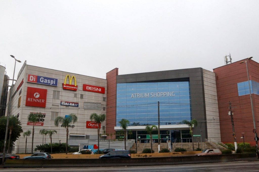 Santo André cria ponto de vacinação drive-thru contra a Covid-19 no Atrium Shopping 1 atriumshopping foto helberaggio psa28329281294031918268593543149.