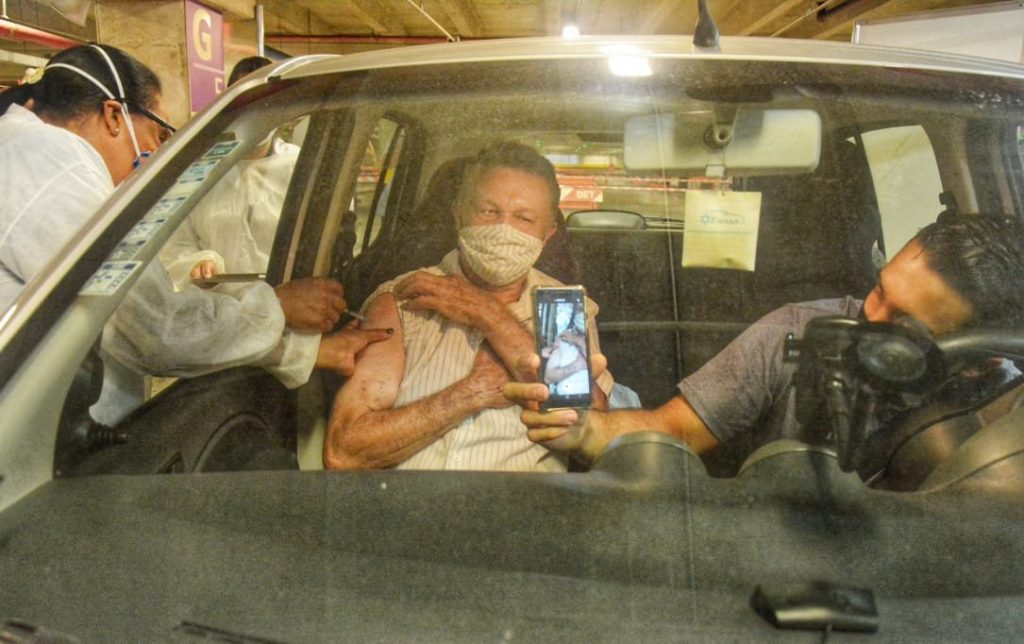 Santo André começa a vacinar munícipes contra a Covid-19 em drive-thru do Atrium Shopping 2 vacinaC3A7C3A3onoatrium foto angelobaima psa281129282291355026054197701533.