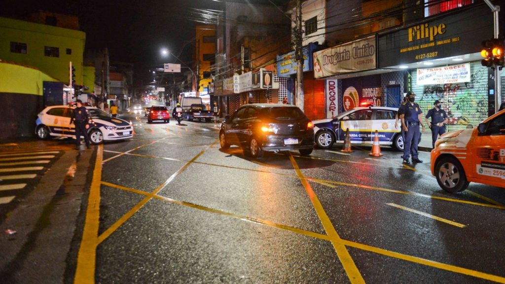 Em São Bernardo, Operação Noite Tranquila lacra três estabelecimentos e notifica outros dois por aglomeração