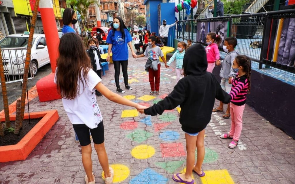 No dia do seu centenário, Paraisópolis ganhou espaço dedicado às crianças