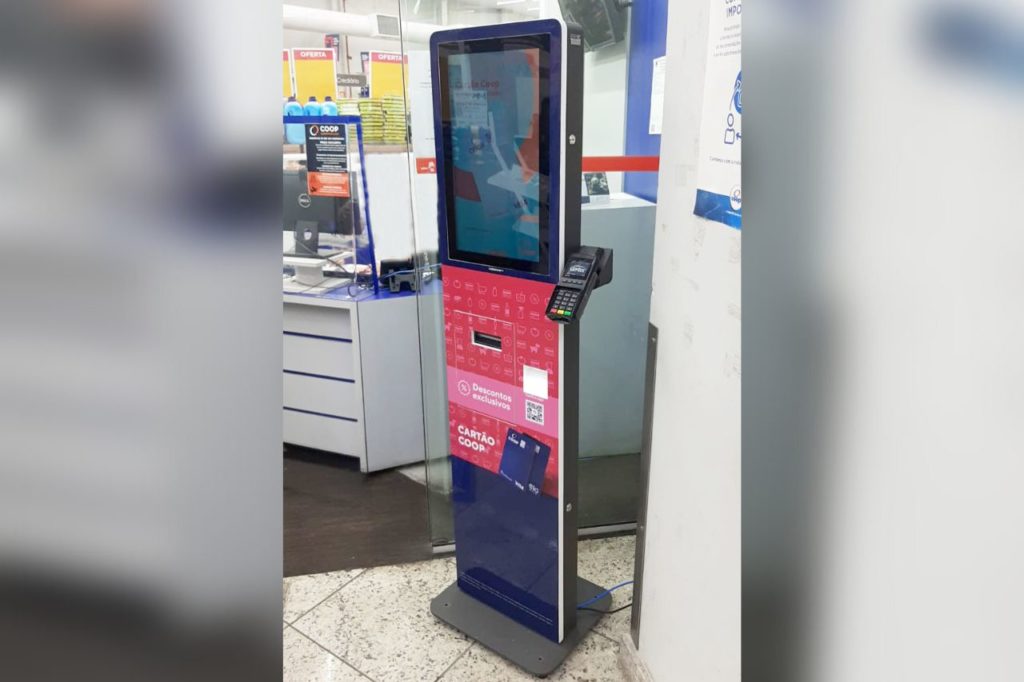 COOP implanta terminal de autosserviço para cartões de crédito próprio 1 COOP implanta terminal de autosserviço para cartões de crédito próprio