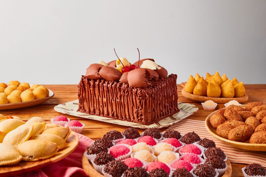 Com Apoio Gastronômico da Sodiê Doces, peça teatral "Gaslight - Uma Relação Tóxica", de Jô Soares, estreia amanhã em São Paulo 2 Com Apoio Gastronômico da Sodiê Doces, peça teatral "Gaslight - Uma Relação Tóxica", de Jô Soares, estreia amanhã em São Paulo