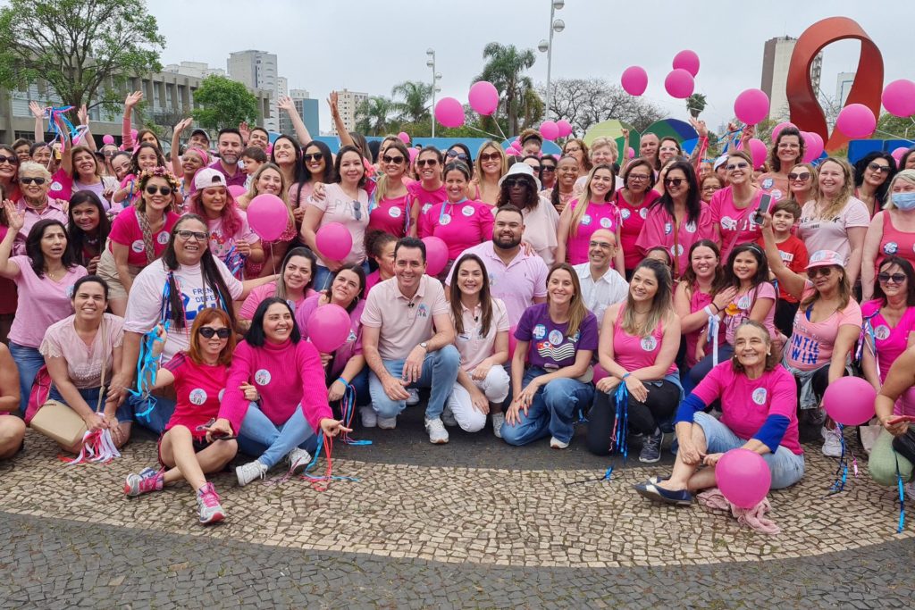Luciana Garcia e Ana Carolina Serra realizam caminhada em Santo André 1 Luciana Garcia e Ana Carolina Serra realizam caminhada em Santo André