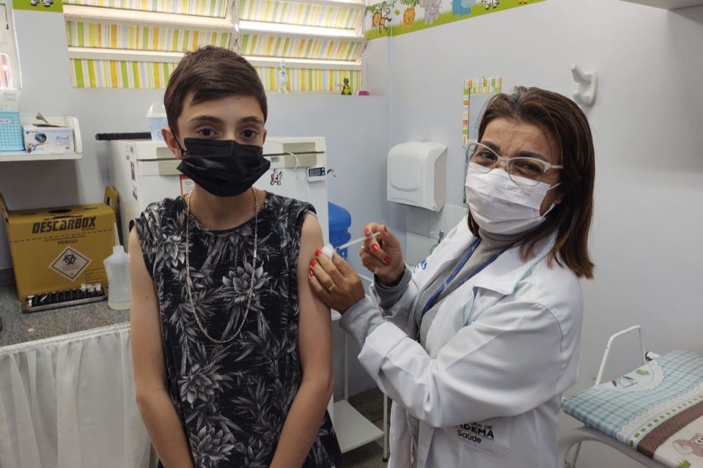 População comparece às UBSs de Diadema para se proteger contra covid-19 e poliomielite