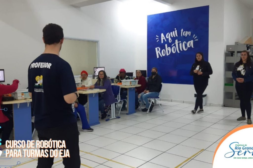 Prefeitura de Rio Grande da Serra implementa curso de Robótica Educacional na grade de alunos do EJA 1 Prefeitura de Rio Grande da Serra implementa curso de Robótica Educacional na grade de alunos do EJA (1)