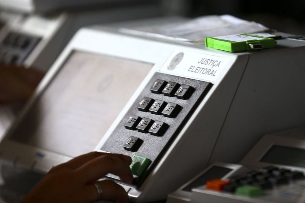 Presidente do TSE apresenta sala de totalização de votos 3 Presidente do TSE apresenta sala de totalização de votos