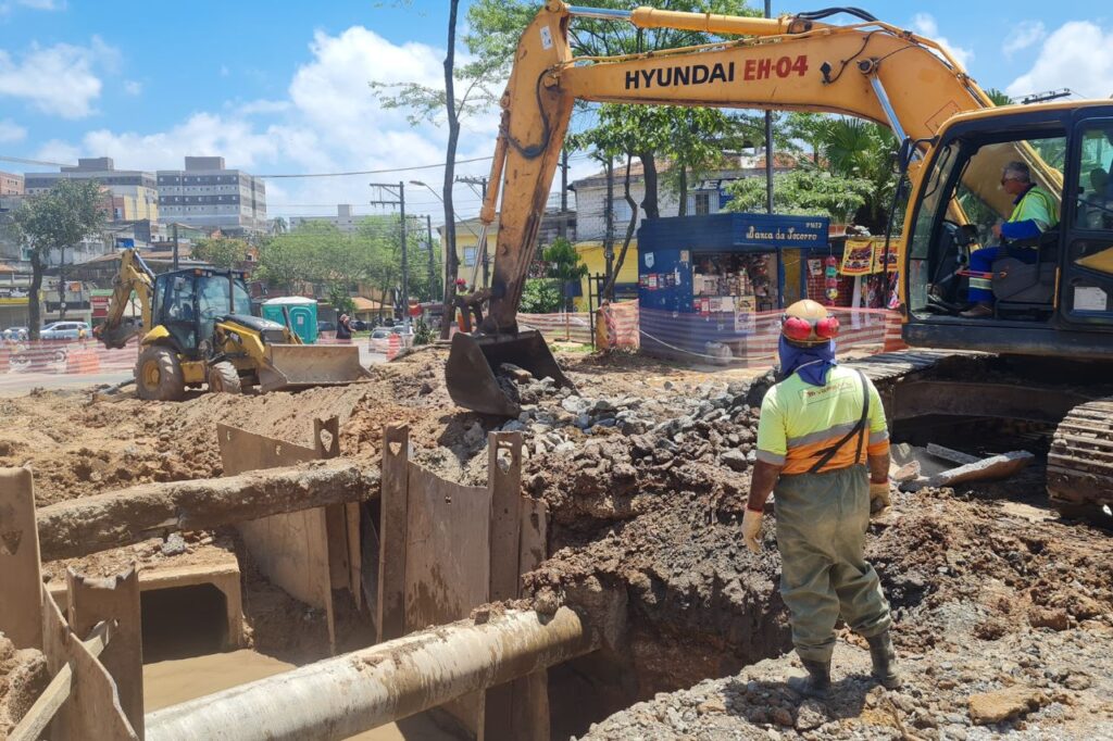 Santo André realiza obra para combater alagamentos na região do Córrego dos Missionários 1 Santo André realiza obra para combater alagamentos na região do Córrego dos Missionários