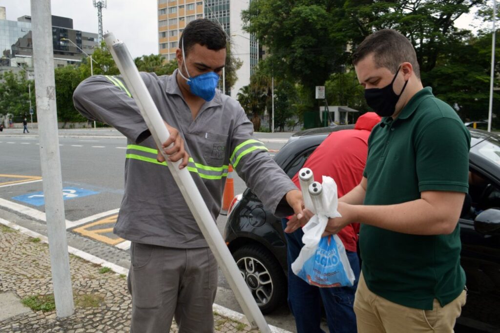 Santo André recebe novo drive-thru para descarte correto de eletroeletrônicos, pilhas e lâmpadas fluorescentes