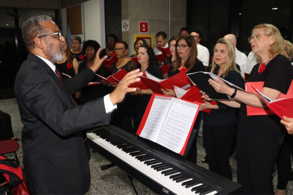 Cantata de Natal emociona e encerra o ano de atividades da OAB Santo André 1 Cantata de Natal emociona e encerra o ano de atividades da OAB Santo André
