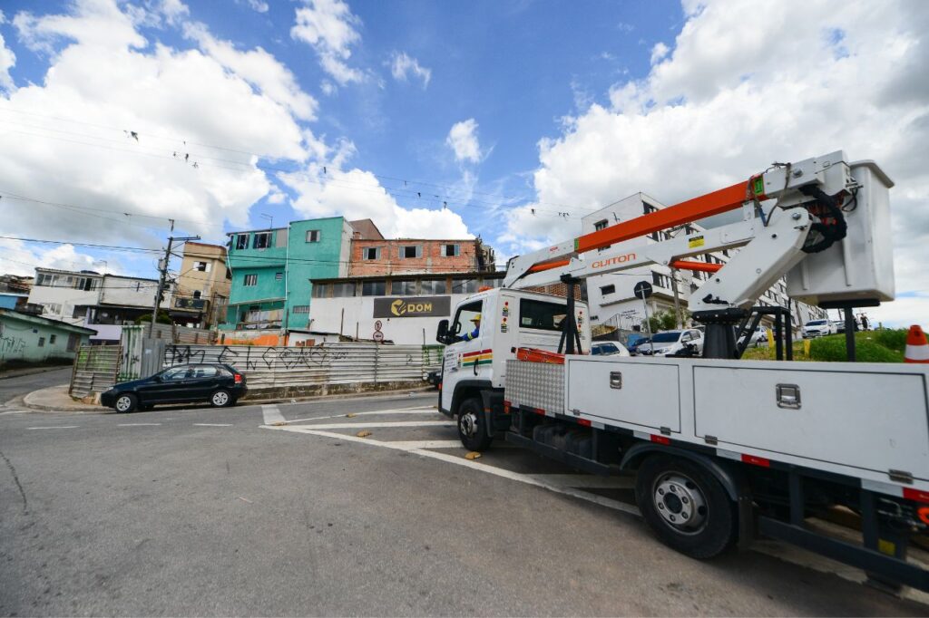 Prefeito Orlando Morando anuncia programa Mais Luz no Silvina-Audi e São Bernardo supera 50% de iluminação em LED 1 Prefeito Orlando Morando anuncia programa Mais Luz no Silvina-Audi e São Bernardo supera 50% de iluminação em LED