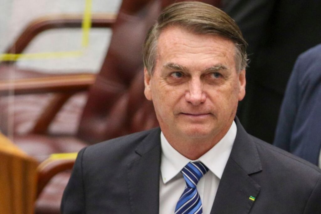 Ex-presidente Bolsonaro é internado em hospital nos EUA