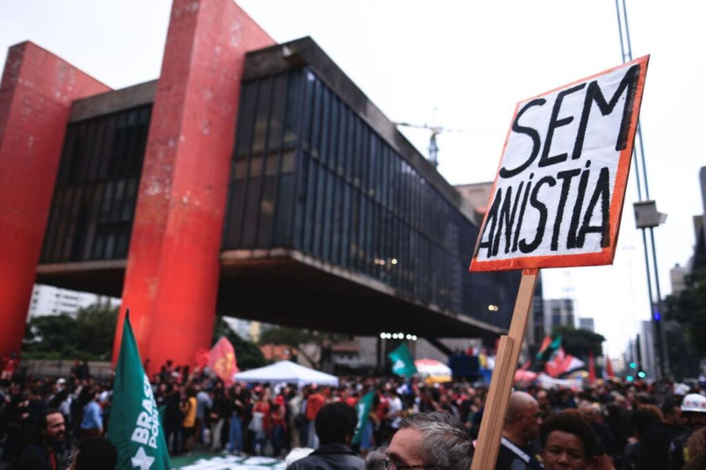“Sem anistia”: manifestação em SP pede responsabilização de golpistas 1 “Sem anistia” manifestação em SP pede responsabilização de golpistas