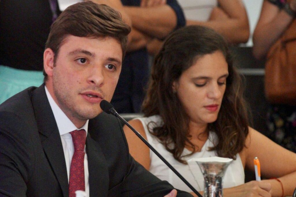 Após sanção, Thiago Auricchio luta pela regulamentação da lei que prevê o combate da violência sexual em bares e casas noturnas 1 Após sanção, Thiago Auricchio luta pela regulamentação da lei que prevê o combate da violência sexual em bares e casas noturnas