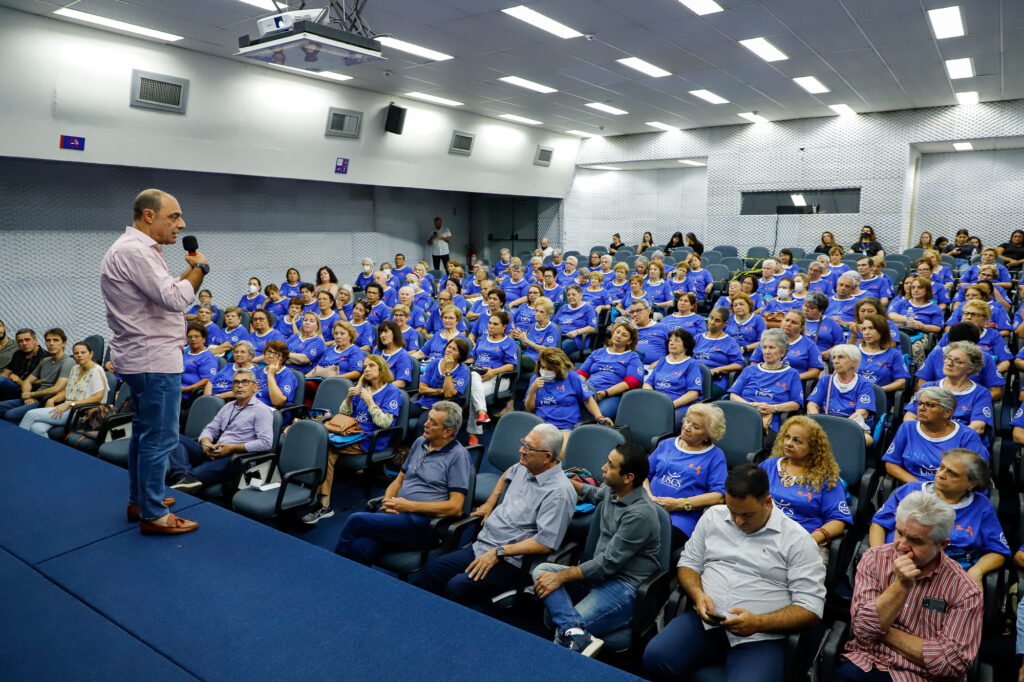 Resumo de Notícias ABC Agora - 08/03/2023 5 Auricchio participa do início das aulas da UniSênior, para 160 alunos acima de 50 anos