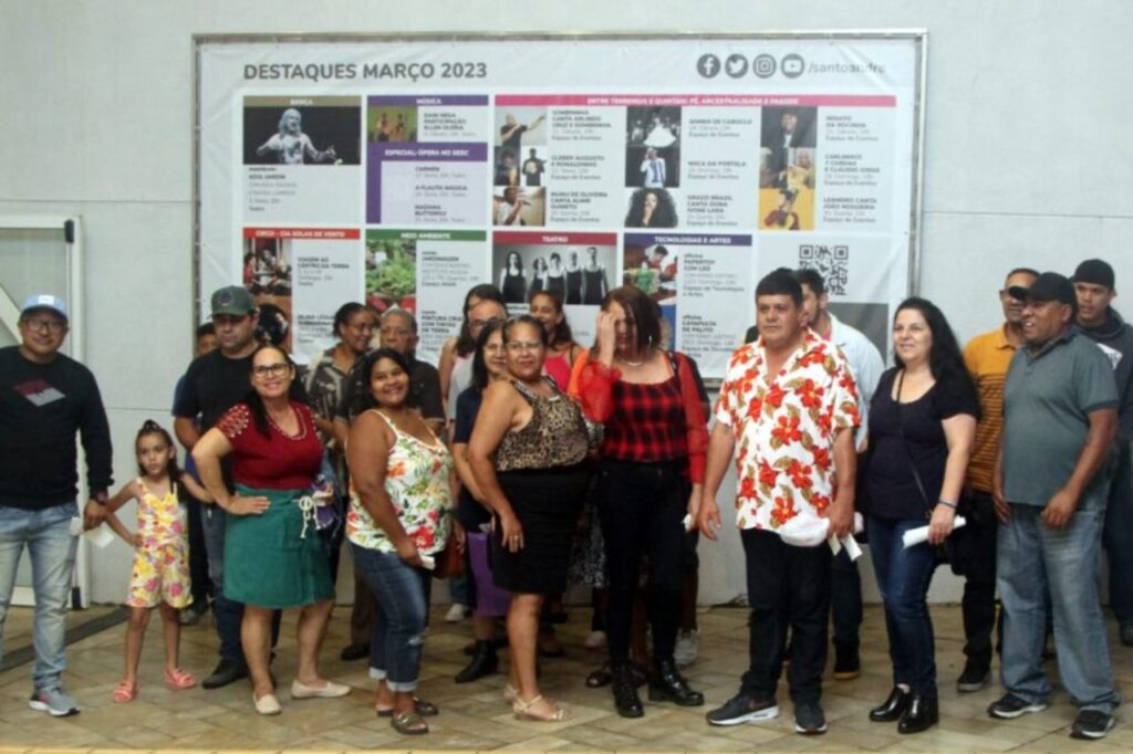 Estudantes de EJA em Diadema vão ao teatro 1 Estudantes de EJA em Diadema vão ao teatro