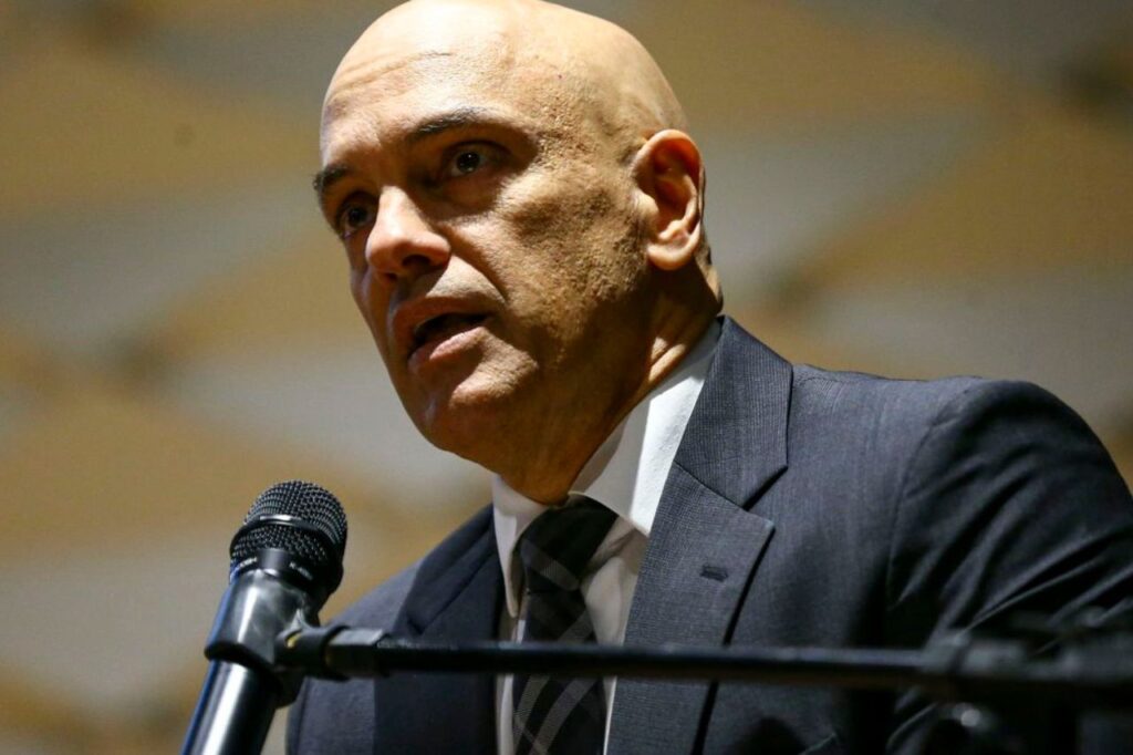Moraes autoriza visita de deputados a presos em 8 de janeiro