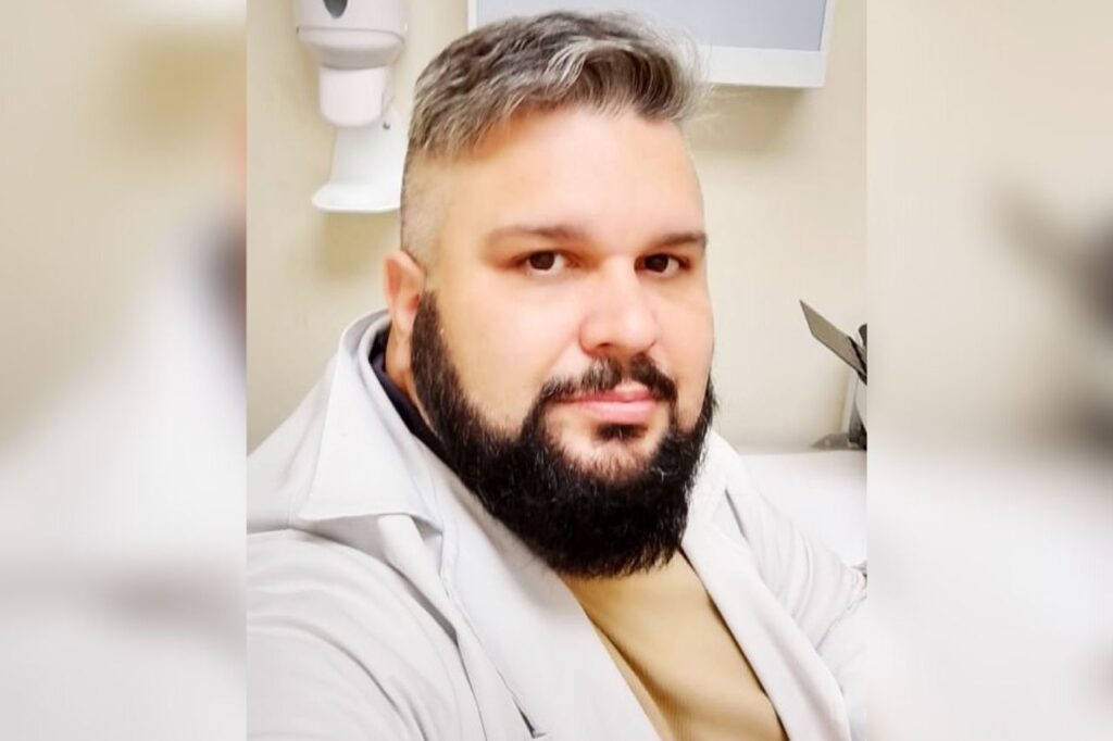 Mulheres no pós-menopausa têm maior risco de fraturas por osteoporose 1 Mulheres no pós-menopausa têm maior risco de fraturas por osteoporose